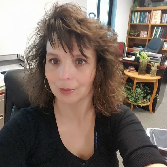 Meet your Posher, Melissa - Picture 1 of 1